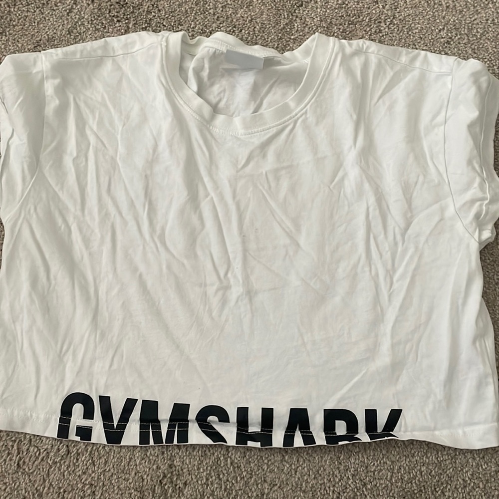 Women’s gym shark crop workout T-shirt